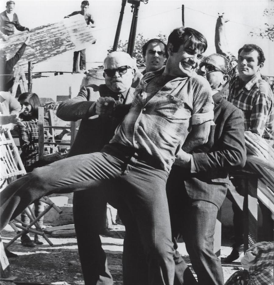 Νίκος Κούρκουλος: Το χαστούκι που έφαγε από τον Καζάκο, το διαζύγιο για τα μάτια της Λάτση και οι θάνατοι που τον στοίχειωσαν