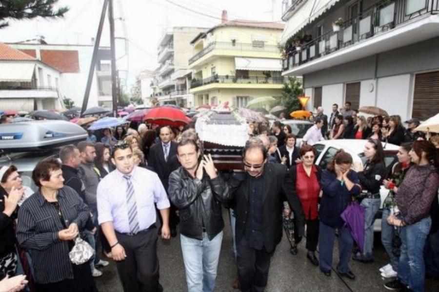 Νίκος Σεργιανόπουλος: Το λάθος που του στοίχισε τη ζωή, η άγρια δολοφονία, η πρωτοφανής κηδεία και το απαράδεκτο εξώφυλλο γνωστής εφημερίδας