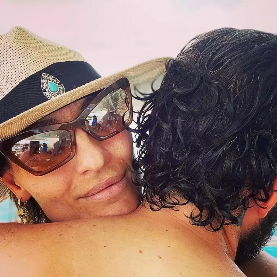 «Γιατί γέρασε το δέρμα σου;»: Η απάντηση της Ελεονώρας Μελέτη που αποστόμωσε τη γυναίκα που τη σχολίασε αρνητικά