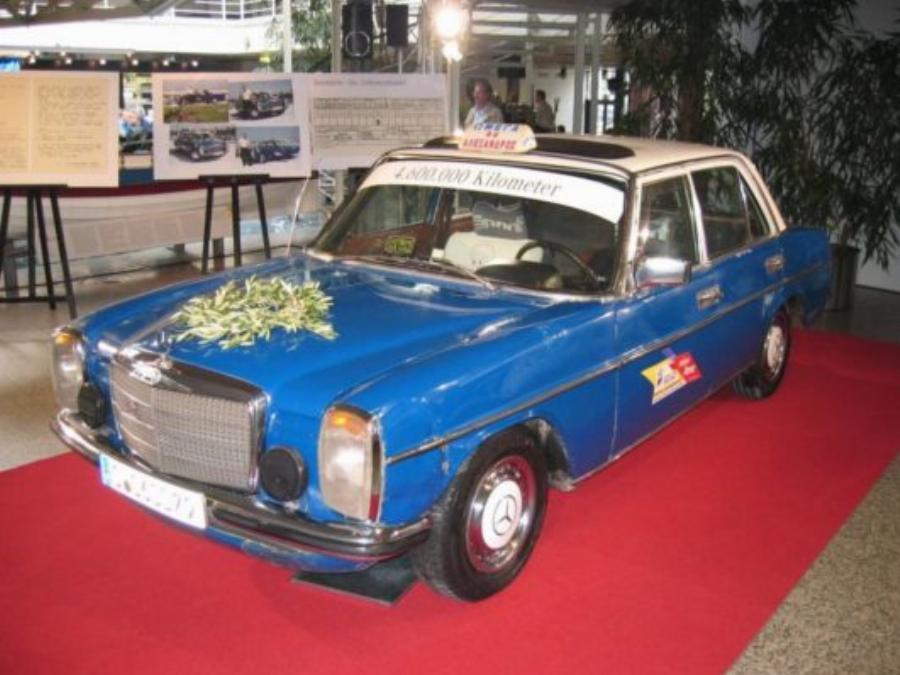 Γρηγόρης Σαχινίδης: Το ταξί με το παγκόσμιο ρεκόρ, τα αμέτρητα ταξίδια και τα εκατομμύρια χιλιόμετρα