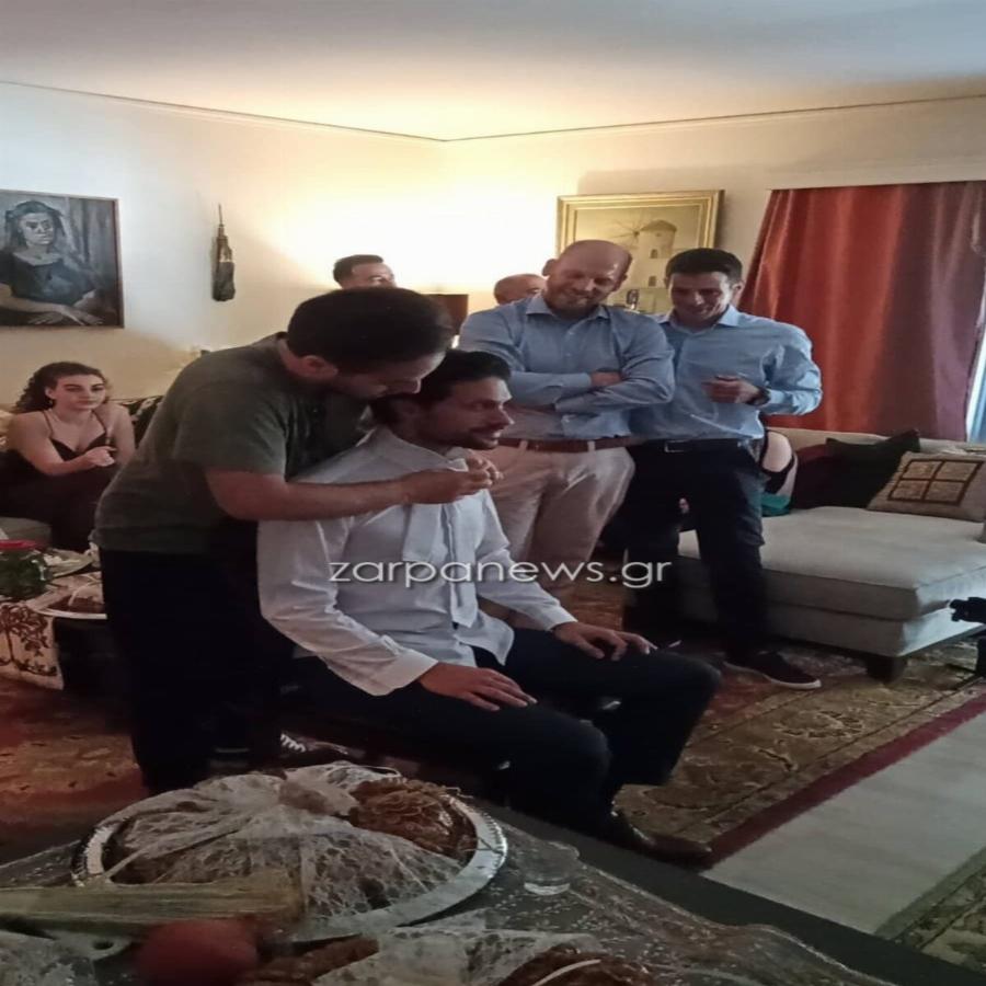 Γάμος Ορφέα Αυγουστίδη: Η ώρα που ντύνουν τον γαμπρό και το «δώρο» της μητέρας