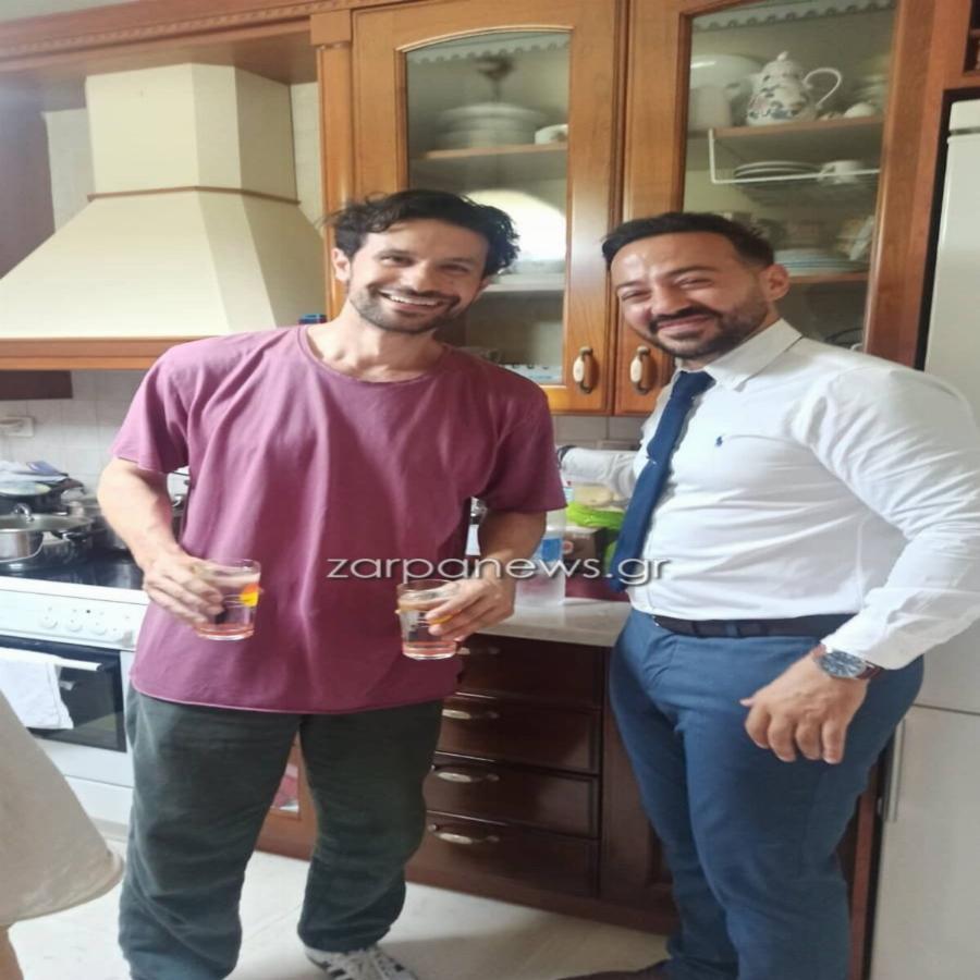 Γάμος Ορφέα Αυγουστίδη: Η ώρα που ντύνουν τον γαμπρό και το «δώρο» της μητέρας