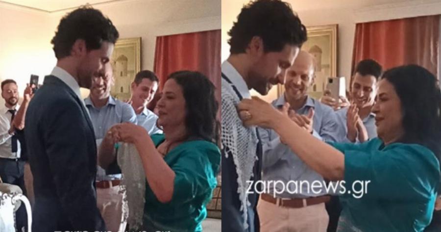 Γάμος Ορφέα Αυγουστίδη: Η ώρα που ντύνουν τον γαμπρό και το «δώρο» της μητέρας