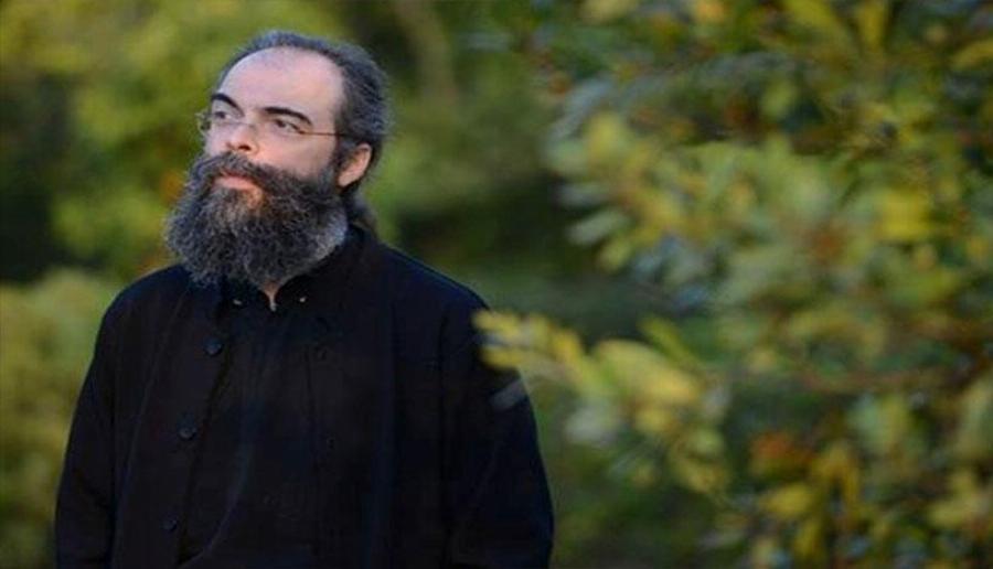 Πάτερ Ανδρέας Κονάνος: «Για όσους ντρέπονται να βγουν στην παραλία επειδή δεν έχουν τέλειο σώμα»