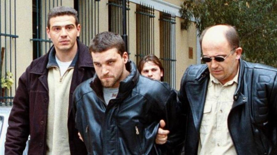 Κώστας Πάσσαρης: Τα χρόνια στο αναμορφωτήριο,  οι 6 δολοφονίες, οι ληστείες, οι αποδράσεις, η ζωή στη φυλακή και η στροφή στη θρησκεία