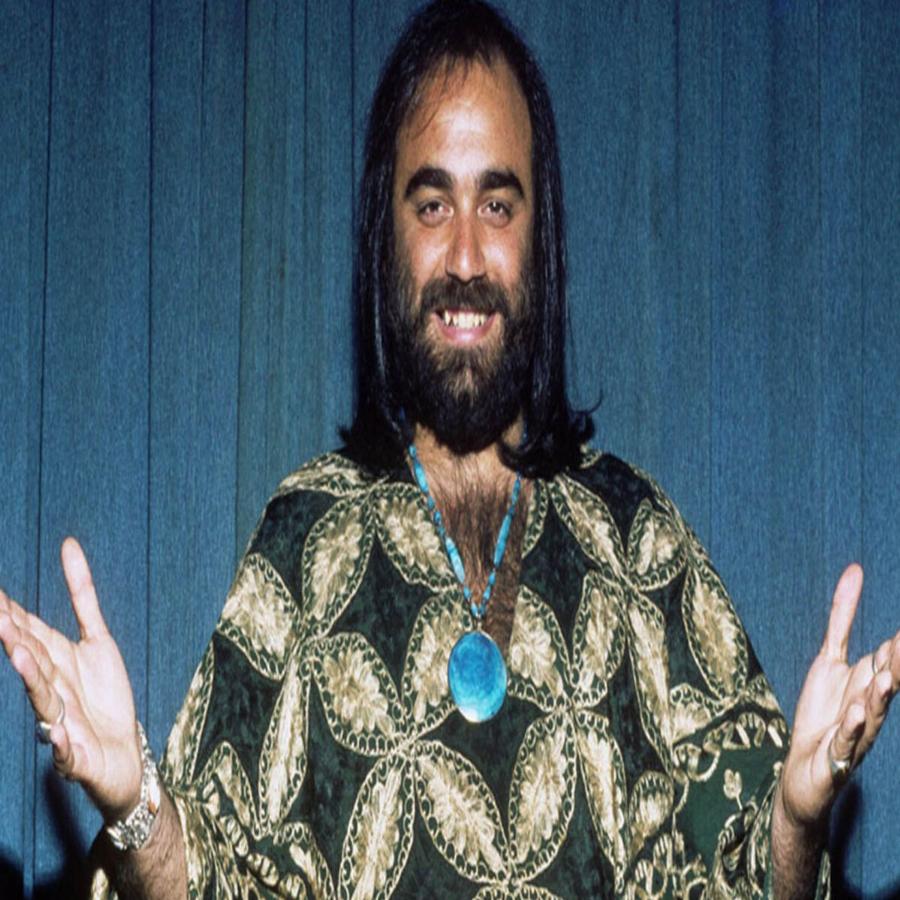 Ντέμης Ρούσσος: Οι 2 γάμοι, οι 5 γυναίκες, το ατελείωτο χρήμα, ο παραμυθένιος πύργος του, το λιοντάρι στην αυλή και ο θάνατος στο νοσοκομείο