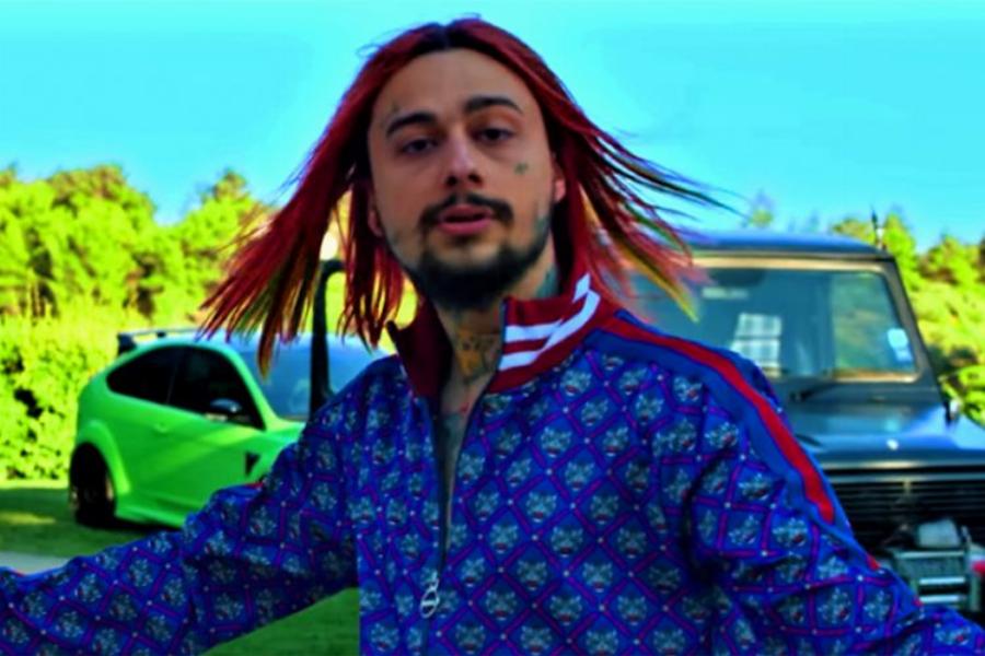 Τρία χρόνια στην Αλβανία άλλαξε τα πάντα: H εντυπωσιακή αλλαγή του Sin Boy αφότου εγκατέλειψε την Ελλάδα