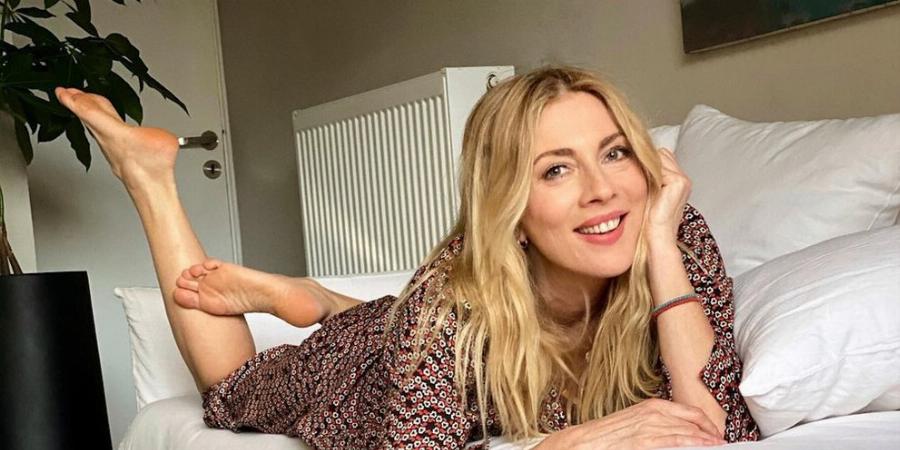 Σμαράγδα Καρύδη: «Δεν έγινα μητέρα για να μην γίνω σκλάβα του παιδιού μου και αφήσω όλη μου τη ζωή πίσω»