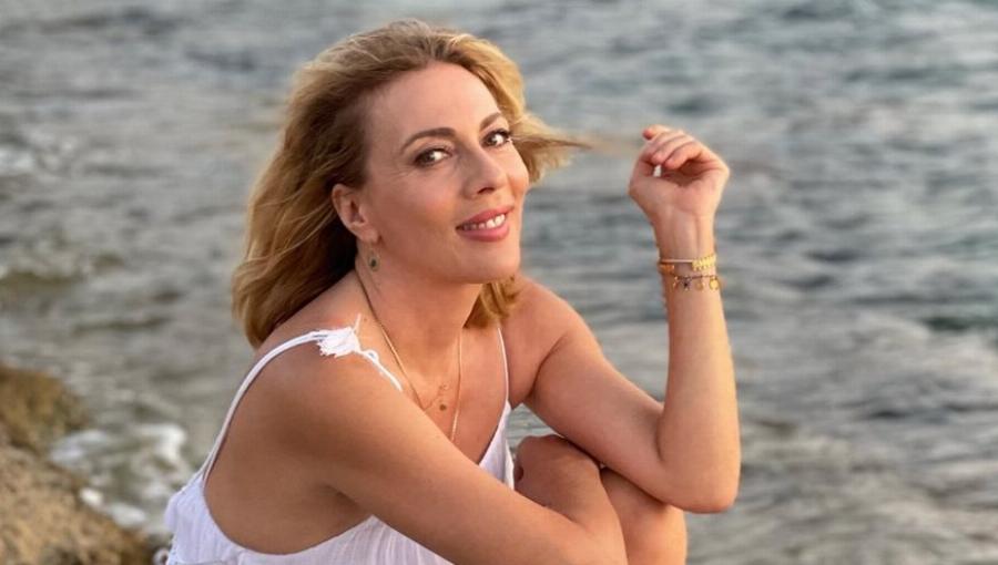 Σμαράγδα Καρύδη: «Δεν έγινα μητέρα για να μην γίνω σκλάβα του παιδιού μου και αφήσω όλη μου τη ζωή πίσω»