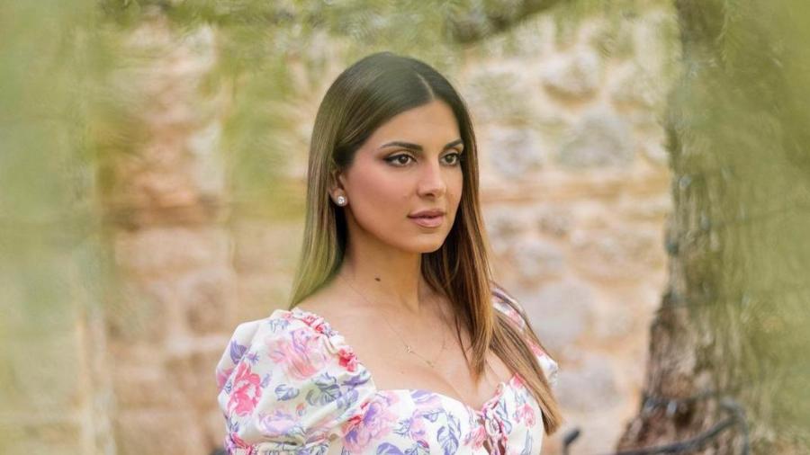 Πιο λαμπερή από ποτέ: Η φωτογραφία με μαγιό της Σταματίνας Τσιμτσιλή, χωρίς ρετούς, στα 40 της