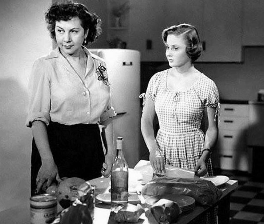 Αθάνατη Ελληνίδα μάνα: 10 αγαπημένες ηθοποιοί του παλιού ελληνικού κινηματογράφου που έγραψαν ιστορία στον ρόλο