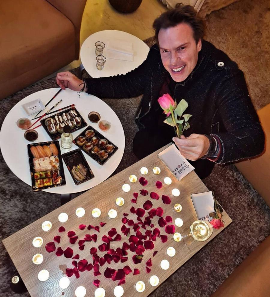 Στράτος Τζώρτζογλου: Το πολυτελές σπίτι, με τη γυναίκα του, Σοφία Μαριόλα, στο κέντρο της Αθήνας και η μαγευτική θεά στην Ακρόπολη