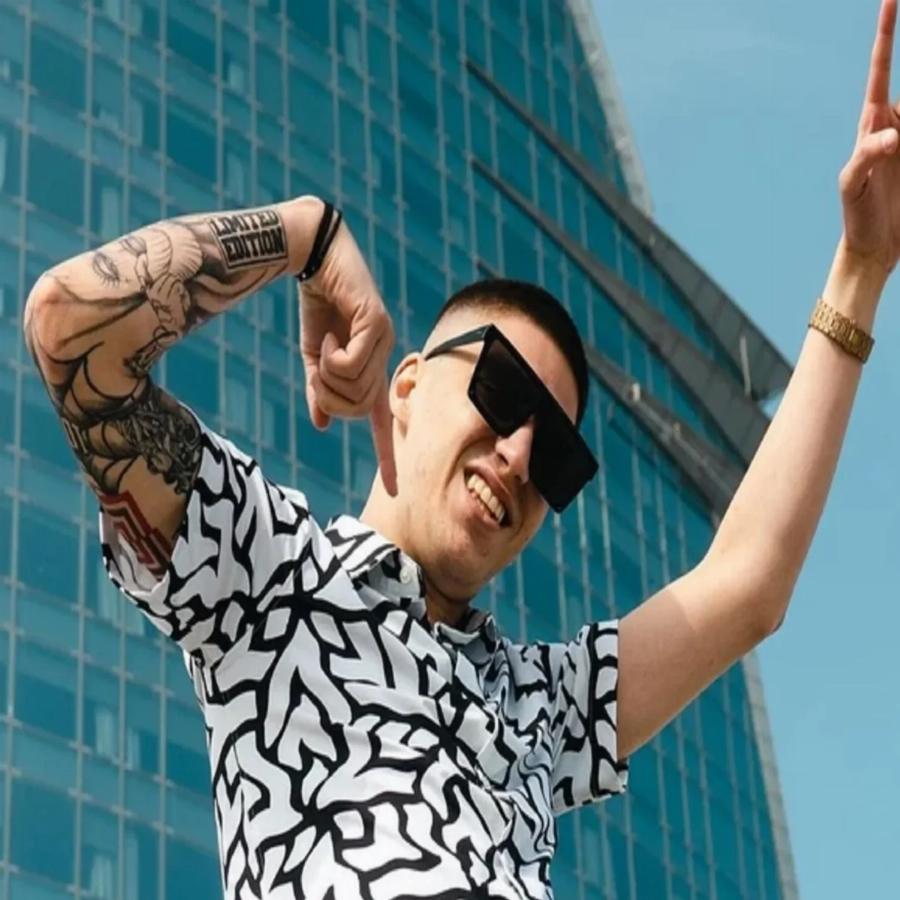 «Ήμουν τεμπέλης, δεν ήθελα να πάω πουθενά ούτε για δουλειά, ούτε στο σχολείο – Δεν ήμουν καλό παιδί, η μουσική με ηρέμησε»