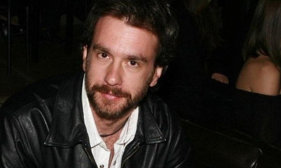 Αλέξανδρος Σταύρου: Η γνωριμία και ο γάμος με τη Τουμασάτου, ο λόγος που δεν δίνει συνεντεύξεις και η οικονομική κρίση