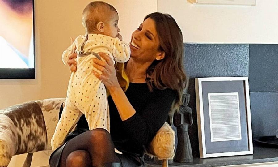 Διάσημες Ελληνίδες: Είναι γιαγιάδες και δεν τους φαίνεται καθόλου – Ποζάρουν μαζί με τα εγγόνια τους