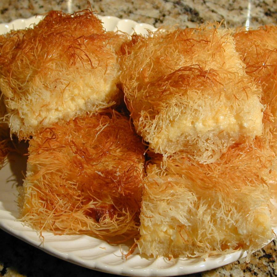 Τυρόπιτα κανταΐφι: Λαχταριστή, πανεύκολη με 3 τυριά, λιώνει στο στόμα