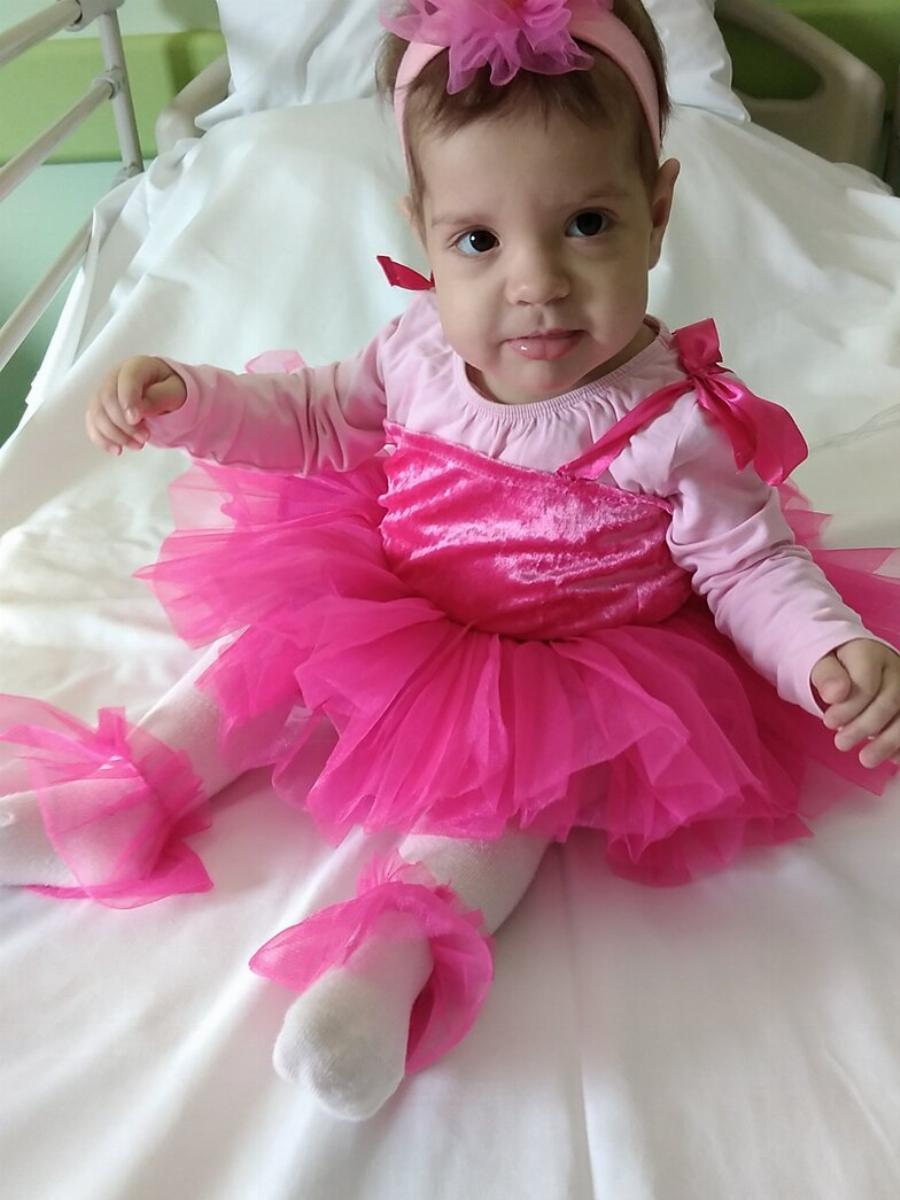 Μαχήτρια ζωής: Η μικρή Άννα Αποστολία νίκησε τη σκληρή μάχη με τη λευχαιμία μετά από 1,5 χρόνο στο νοσοκομείο