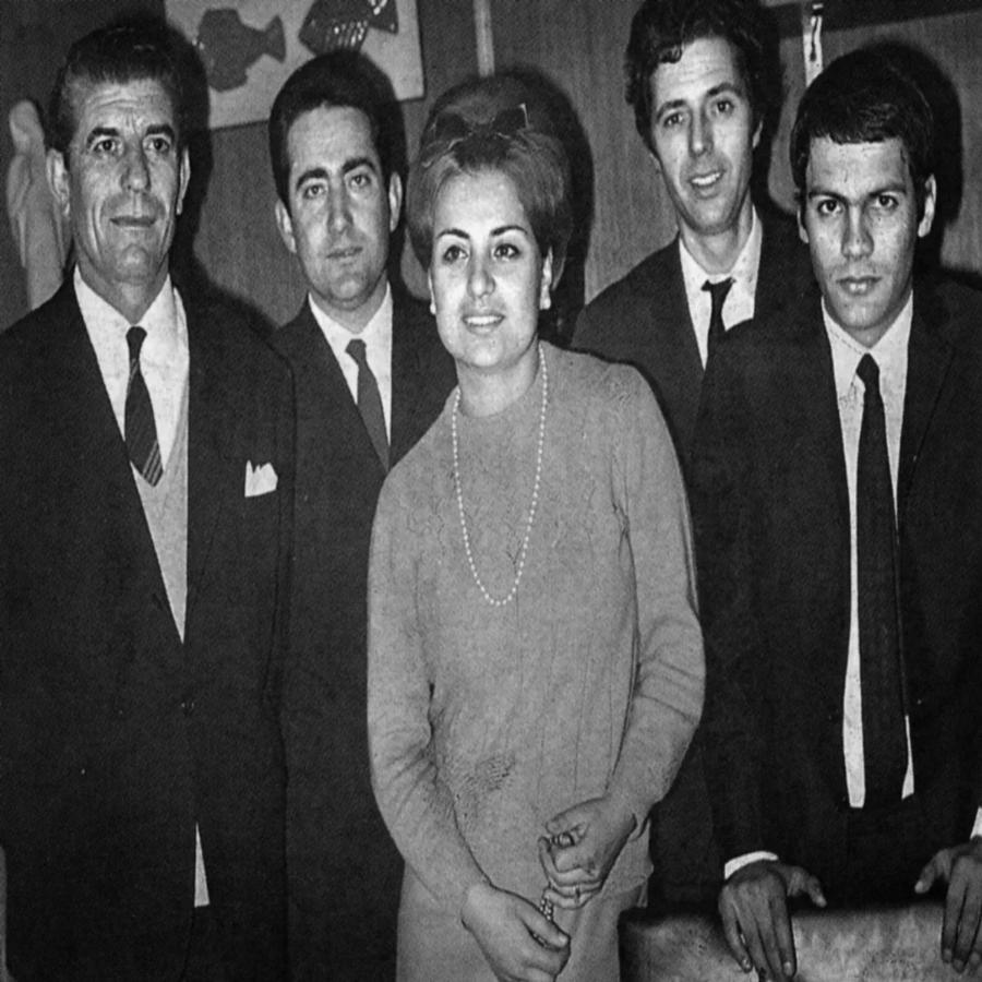 Βίκυ Μοσχολιού: Ο αυστηρός πατέρας, η πρεμιέρα στο πάλκο, ο γάμος με τους χιλιάδες καλεσμένους και τα τελευταία της λόγια πριν πεθάνει