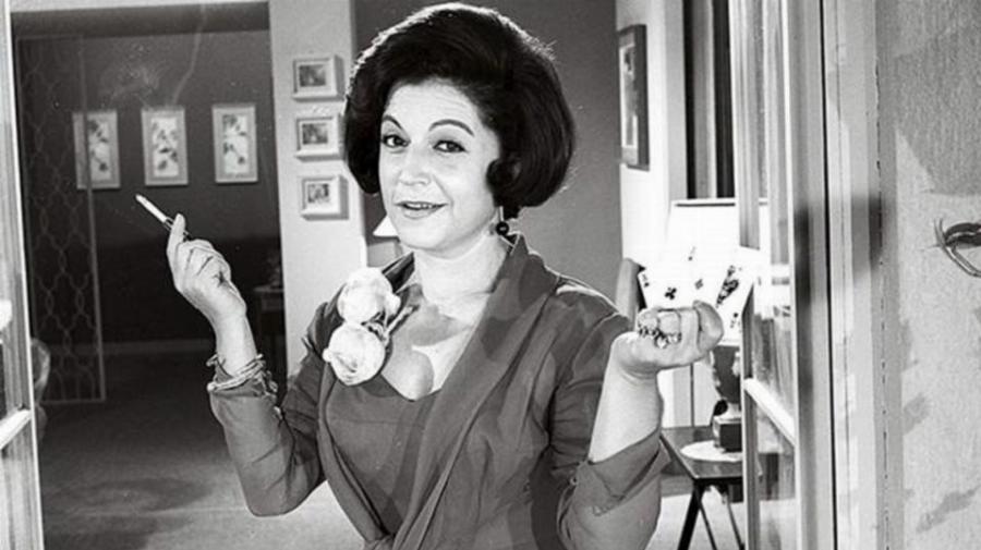 Ρένα Βλαχοπούλου: Η σπουδαία ηθοποιός που γοήτευσε τον Σάχη της Περσίας, η σχέση με την Βουγιουκλάκη και το περιστατικό με την Μαρία Ιωαννίδου