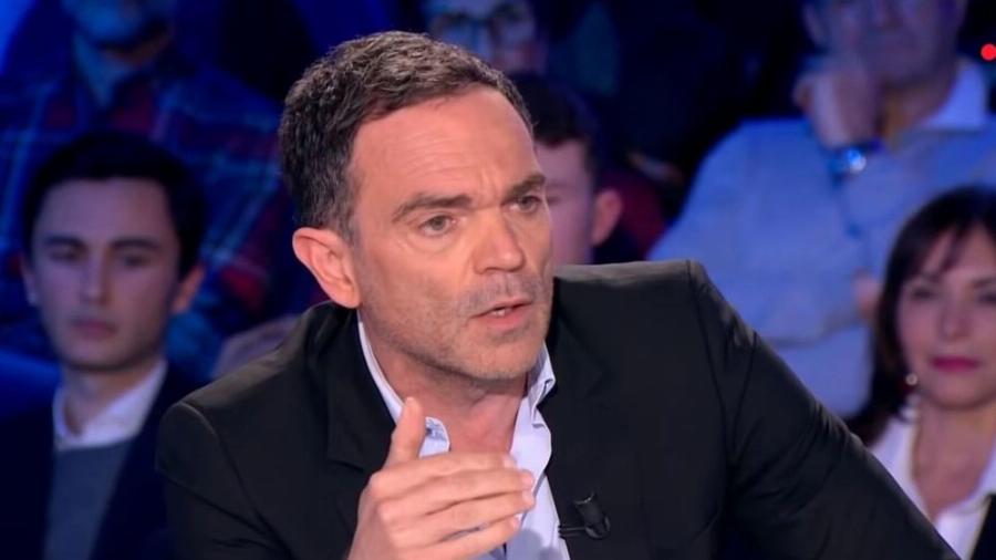 Παγκόσμια οργή: Γάλλος συγγραφέας λέει ότι οι γυναίκες στα 50 είναι «πολύ γερασμένες» για να τις ερωτευτεί