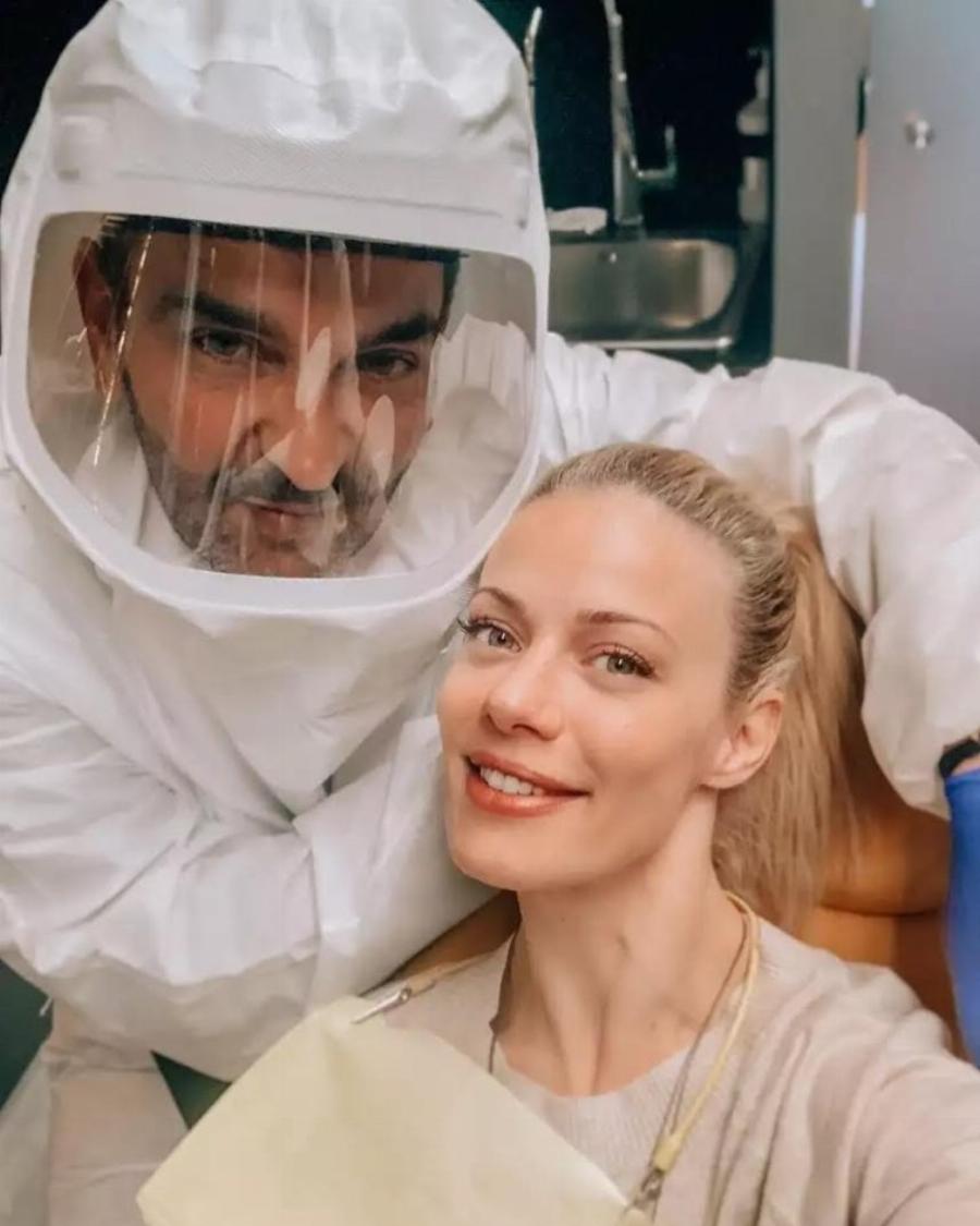 Ανατροπή μεγατόνων στη Showbiz: Χώρισε η Ζέτα Μακρυπούλια τον οδοντίατρο Κωνσταντίνο Δέδε