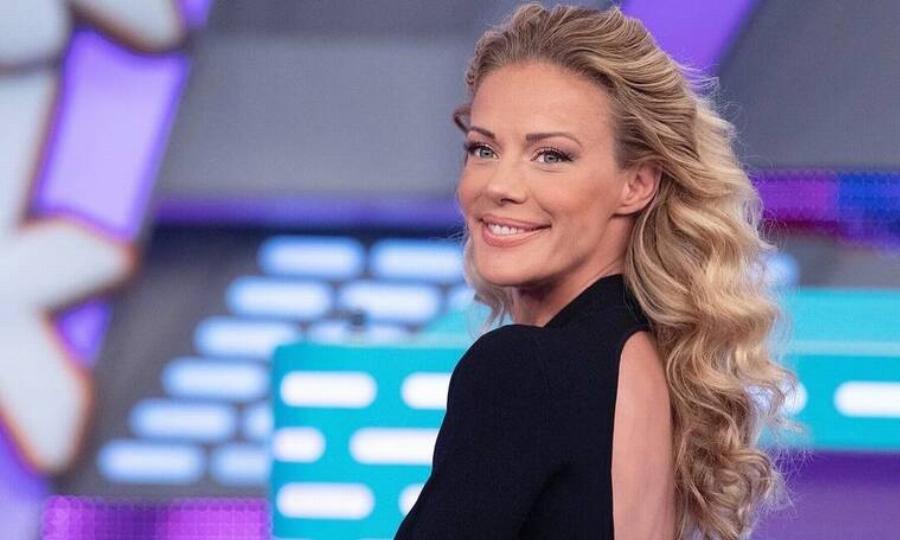 Ένα παλάτι αξίας 500.000 ευρώ: Η νεοκλασική σπιταρόνα της Ζέτας Μακρυπούλια στον Κεραμεικό που κοστίζει μισό εκατομμύριο