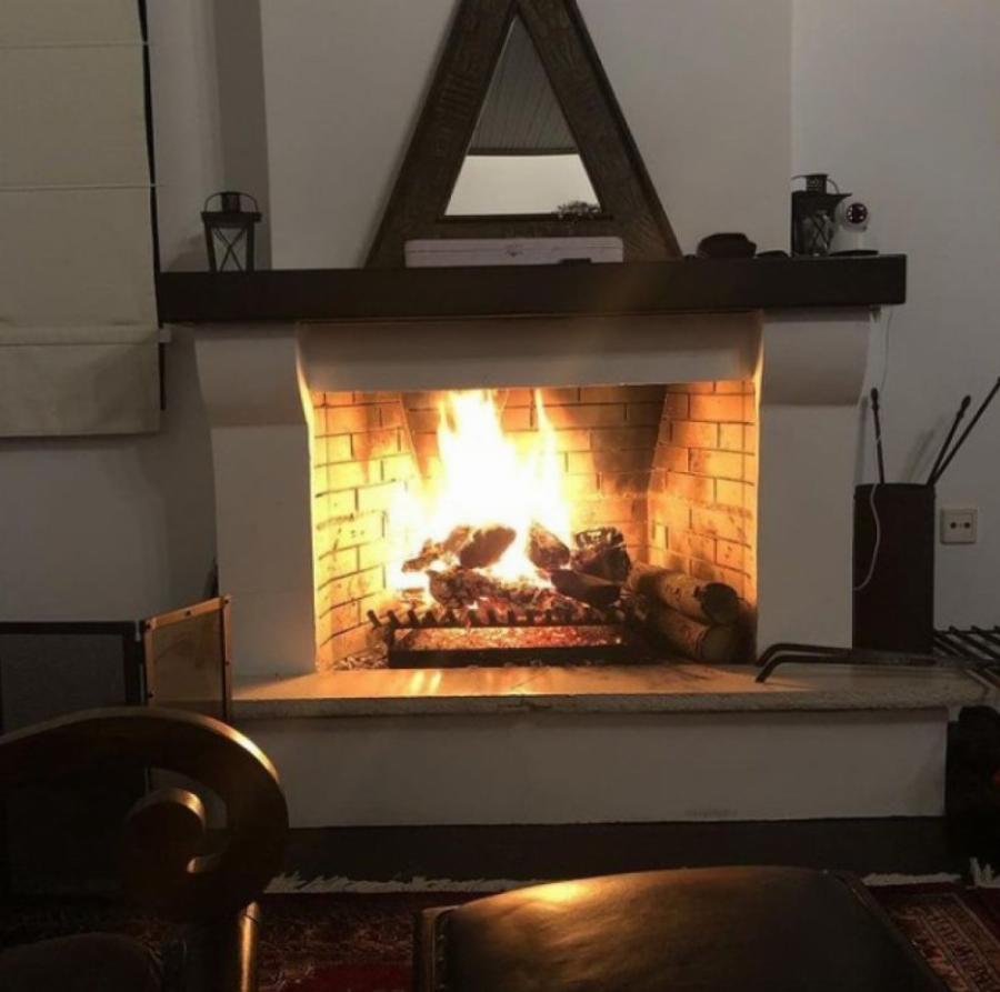 Πέγκυ Ζήνα και Γιώργος Λύρας: Το υπέροχο σπίτι που στεγάζει τον έρωτά τους – Με ονειρική θέα, απίθανο τζάκι και ολόκληρο γυμναστήριο