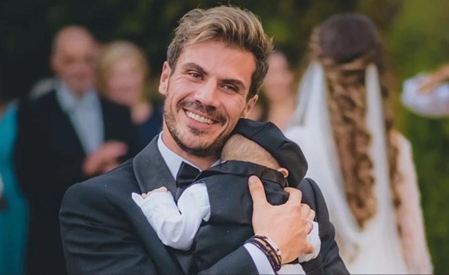 Άκης Πετρετζίκης: Η λάθος συνταγή που τον οδήγησε στην επιτυχία, το ρεκόρ Γκίνες, η νίκη του masterchef και οι προσωπικες σχεσεις του