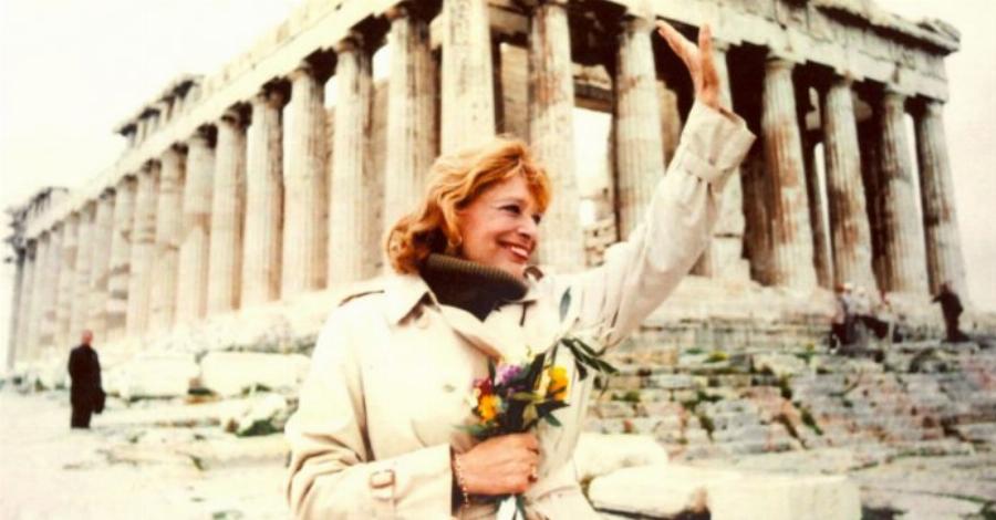 Μελίνα Μερκούρη: Η «γυναίκα-φλόγα», ο άνδρας που την απατούσε, η αφαίρεση της Ελληνικής ιθαγένειας και ο αγώνας για την επιστροφή των Γλυπτών