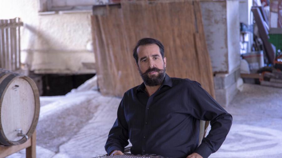 Τάσος Νούσιας: Αυτή είναι η γυναίκα της ζωής του, η συμμετοχή του στον “Σασμό”, οι κόντρες με τις μηχανές που λατρεύει και η υπερήφανη καταγωγή