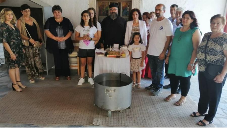 Οικογένεια από την Αλβανία: Ύστερα από 20 χρόνια στην Ελλάδα, βαφτίστηκαν χριστιανοί