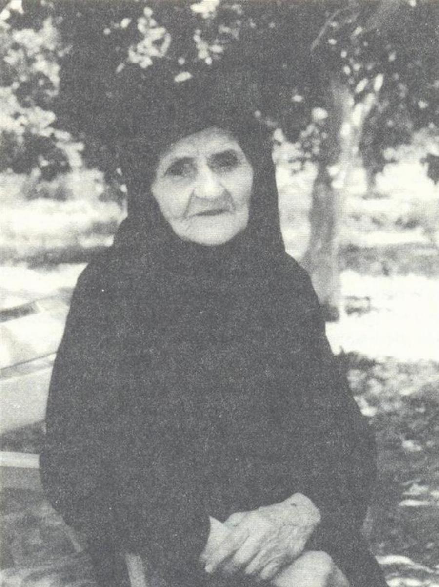 Κατέβαζε με τις προσευχές και τους Αγίους κάτω – Η ευλογημένη Γερόντισσα Λαμπρινή