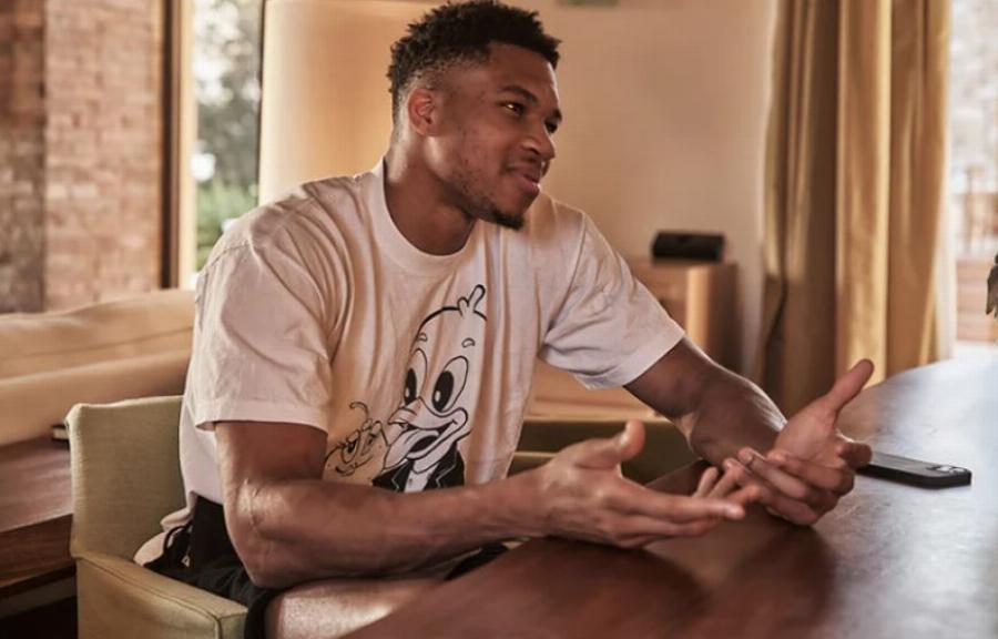 Γιάννης Αντετοκούνμπο: «Όταν έρχομαι στην Costa Navarino με την οικογένειά μου, νιώθω ξανά όπως όταν ήμουν παιδί»