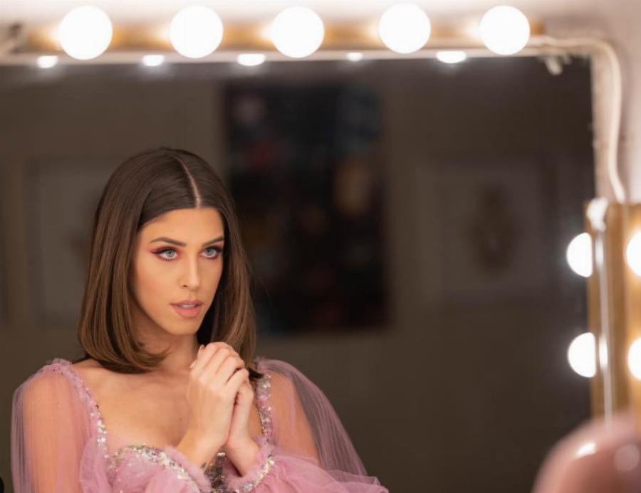 Demy: «Μη ρωτάς τις γυναίκες γιατί δεν έχουν κάνει ακόμα παιδί»