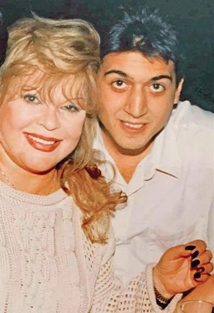 Ρίτα Σακελλαρίου: Η έντονη ζωή της ντίβας του λαϊκού τραγουδιού, ο γάμος στα 14, η τελευταία επιθυμία και το μοναχικό φινάλε