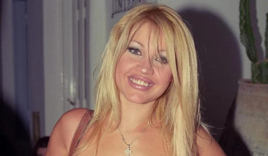 Μεγαλώσαμε μαζί της: Πως είναι σήμερα η τραγουδίστρια Σαμπρίνα – Μεγάλη αλλαγή στην εμφάνιση της