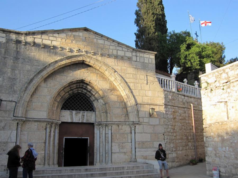 Συγκίνηση και δάκρυα: Που βρίσκεται ο τάφος της Παναγίας