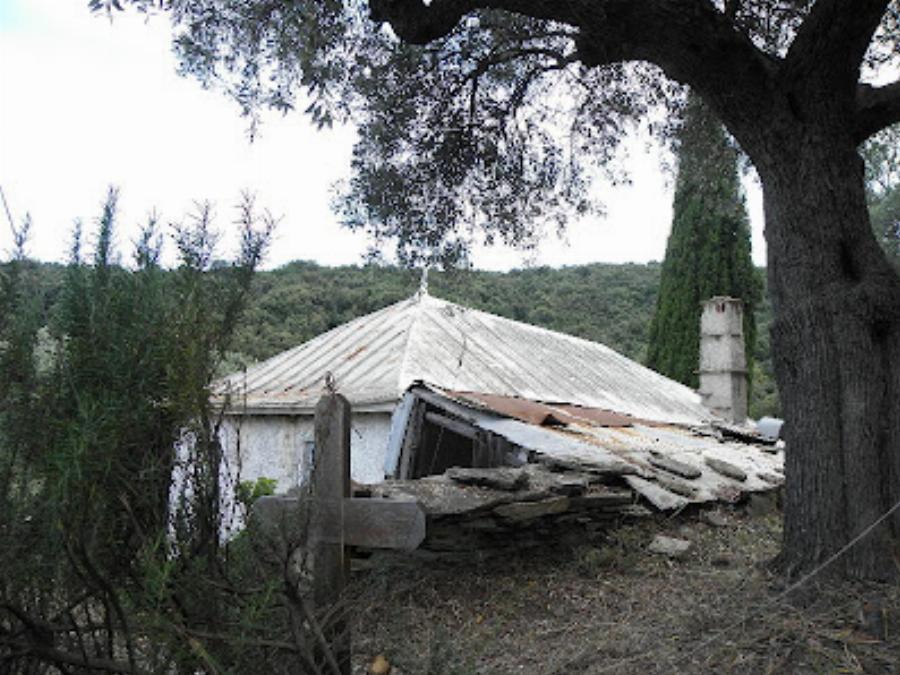 Το κελί του Αγίου Παϊσίου στον τίμιο Σταυρό: Σπάνιες φωτογραφίες από το εσωτερικό του