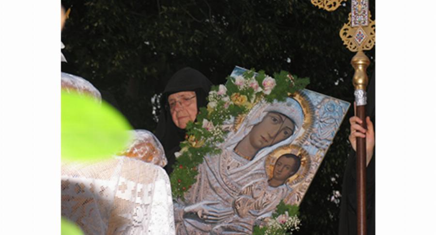 «Μην ξανακλάψεις έτσι, παιδί μου, επάνω στην εικόνα μου. Μου ράγισες την καρδιά!»