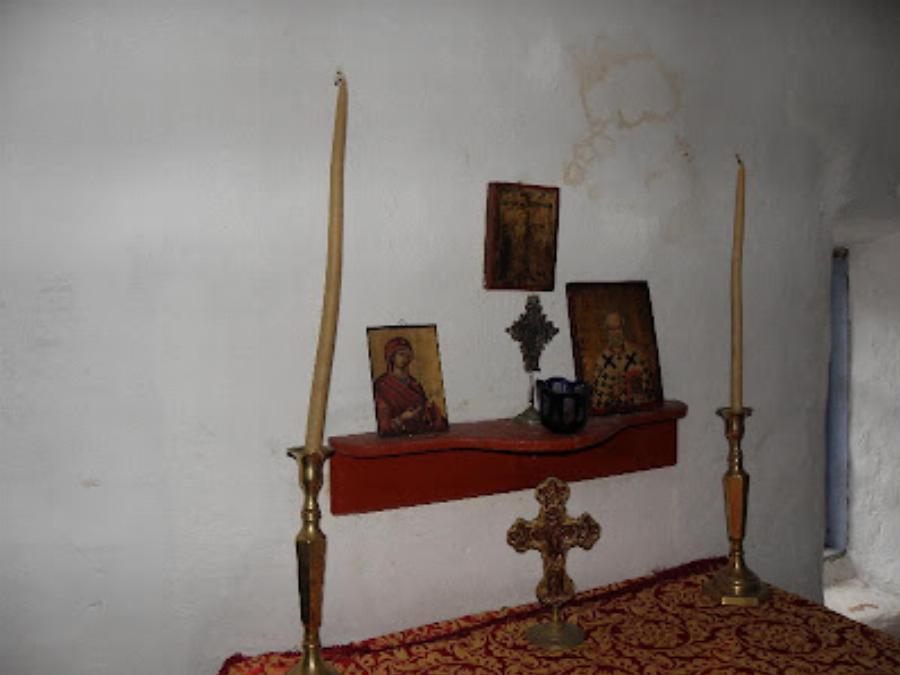 Το κελί του Αγίου Παϊσίου στον τίμιο Σταυρό: Σπάνιες φωτογραφίες από το εσωτερικό του