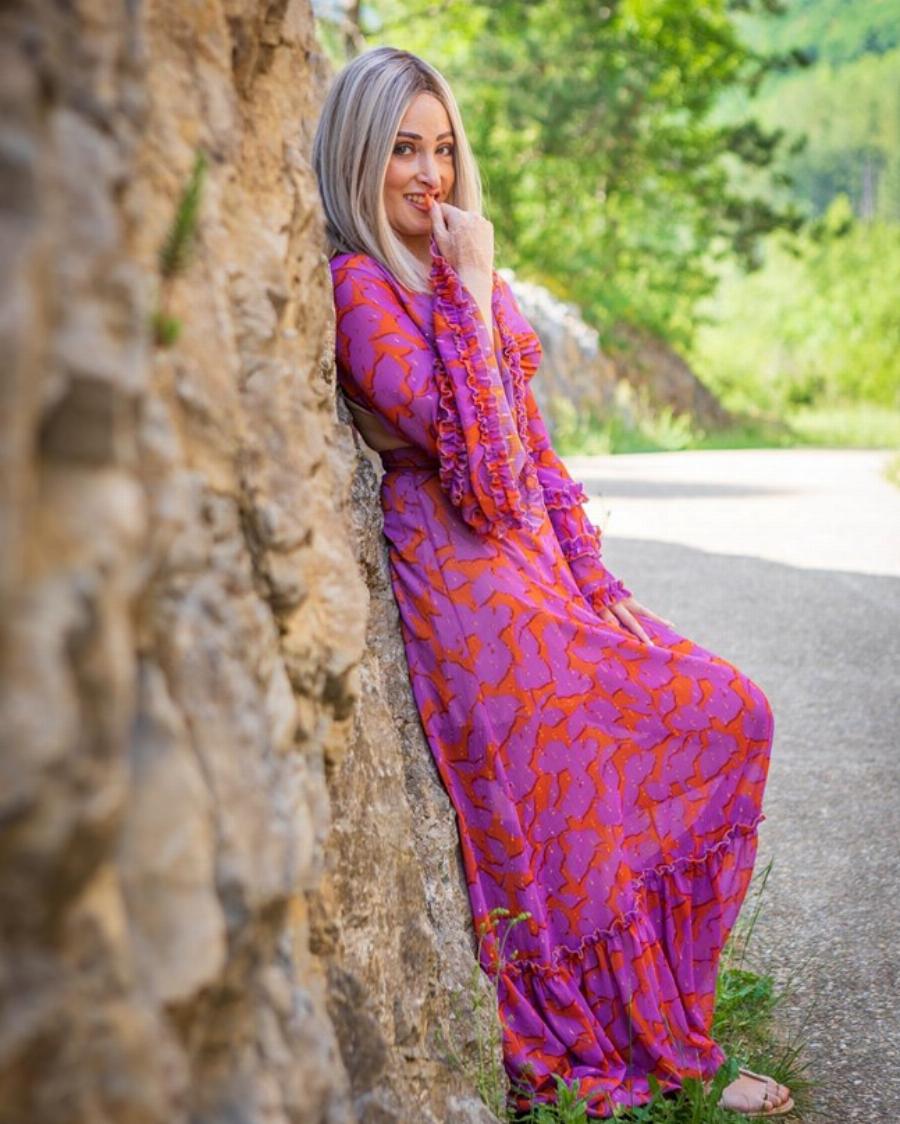 Χαμογελάει και ζει ξανά: Η Ιωάννα Παλιοσπύρου απολαμβάνει το καλοκαίρι με χαμόγελο και αισιοδοξία και στέλνει ένα υπέροχο μήνυμα