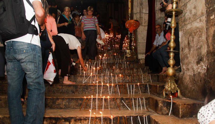 Συγκίνηση και δάκρυα: Που βρίσκεται ο τάφος της Παναγίας