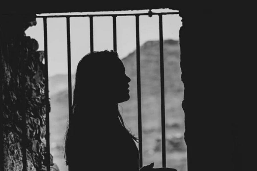 Το δράμα της Ευρυδίκης: «Η μητέρα μου σκότωσε τον πατέρα μου επειδή με βίαζε»