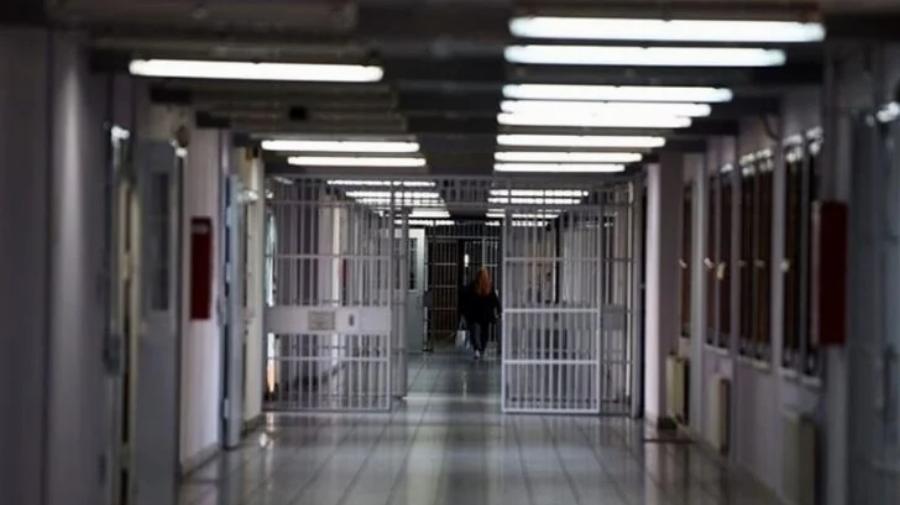 Το δράμα της Ευρυδίκης: «Η μητέρα μου σκότωσε τον πατέρα μου επειδή με βίαζε»