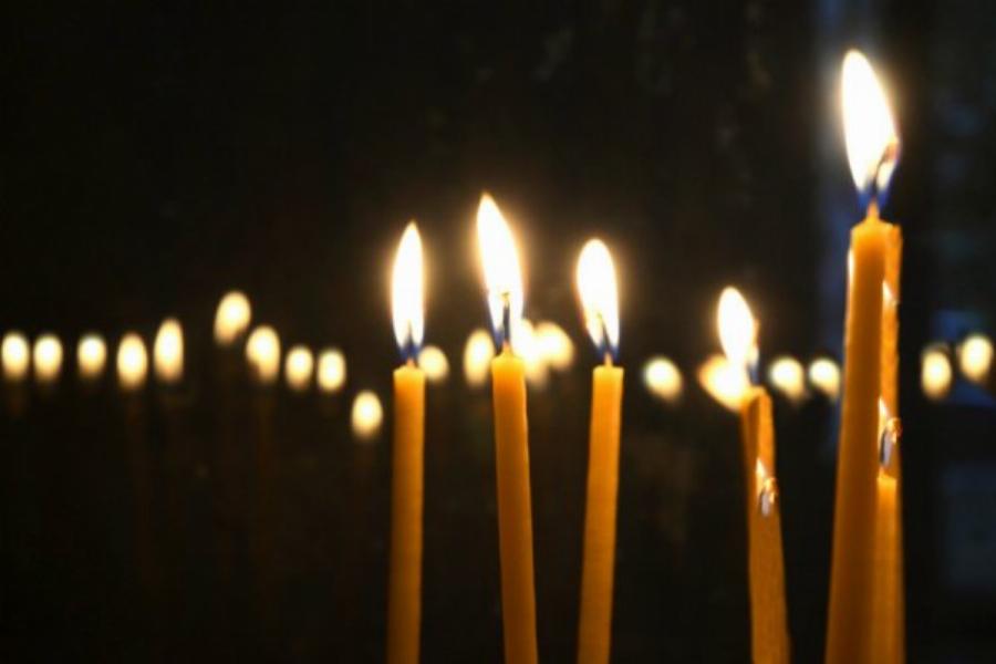 Θρήνος στον Βόλο: Έντυσαν νύφη την 14χρονη Ελένη που πέθανε μετά από το δυστύχημα στο μπάνιο – Σκηνές αρχαίας τραγωδίας