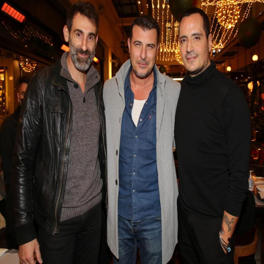 Θυμάστε τον κούκλο μοντελιστή που αλληλογραφούσε με τη Ματίνα στη σειρά Κωνσταντίνου και Ελένης; Δείτε πώς είναι σήμερα!