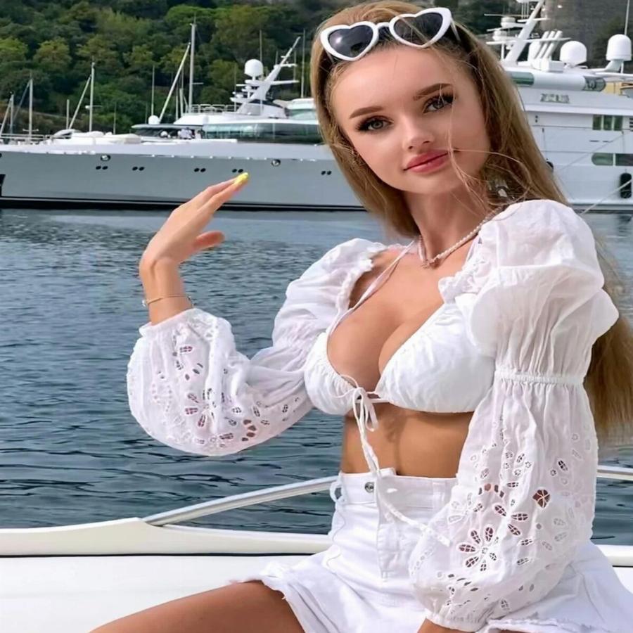 Συνέχισε τις πλαστικές και μοιάζει με κοριτσάκι: Αγνώριστη η υποψήφια του GNTM