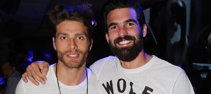 Φίλοι εδώ και χρόνια: Ο Γιώργος Μανίκας δίνει συμβουλές πατρότητας στον Δημήτρη Αλεξάνδρου και ρίχνει το διαδίκτυο