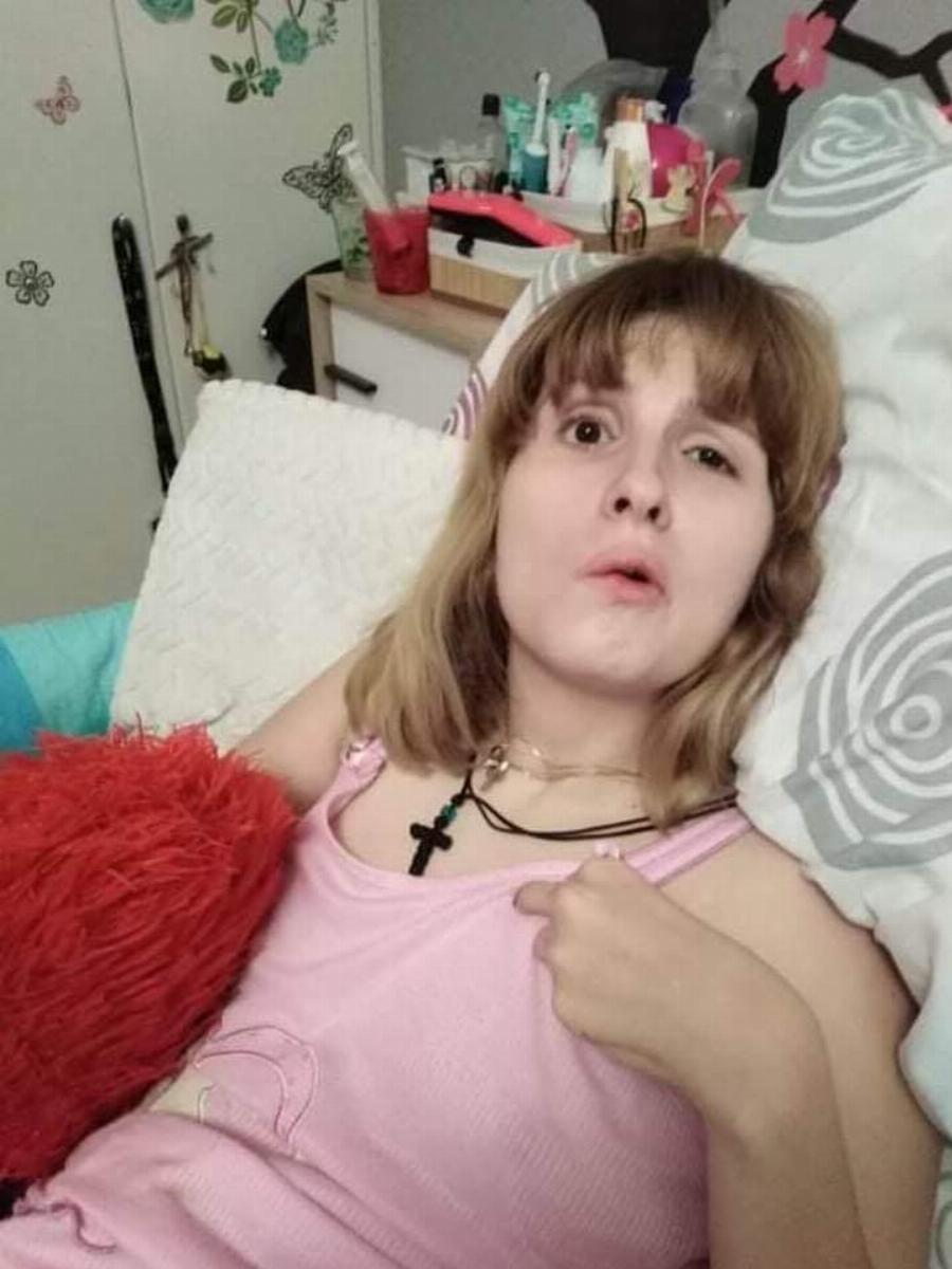 «Αίσχος, ντροπή αηδία και θυμός – Ο βιαστής που σου έλιωσε το κεφάλι, ζητά αποφυλάκιση» – Ξεσπά η μαμά της Μυρτούς της Πάρου