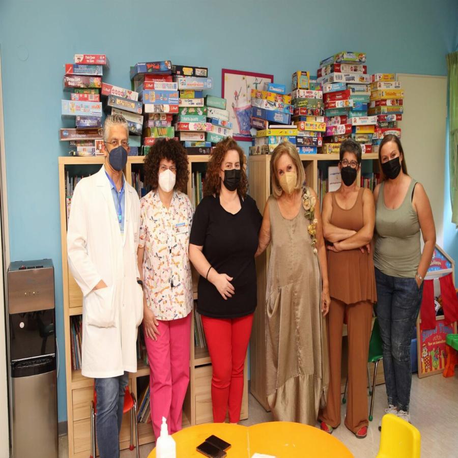 Σπουδαίος άνθρωπος, αληθινή κυρία: H Kαρμεν Ρουγγέρη βρέθηκε στο πλευρό παιδιών που νοσηλεύονται με καρκίνο